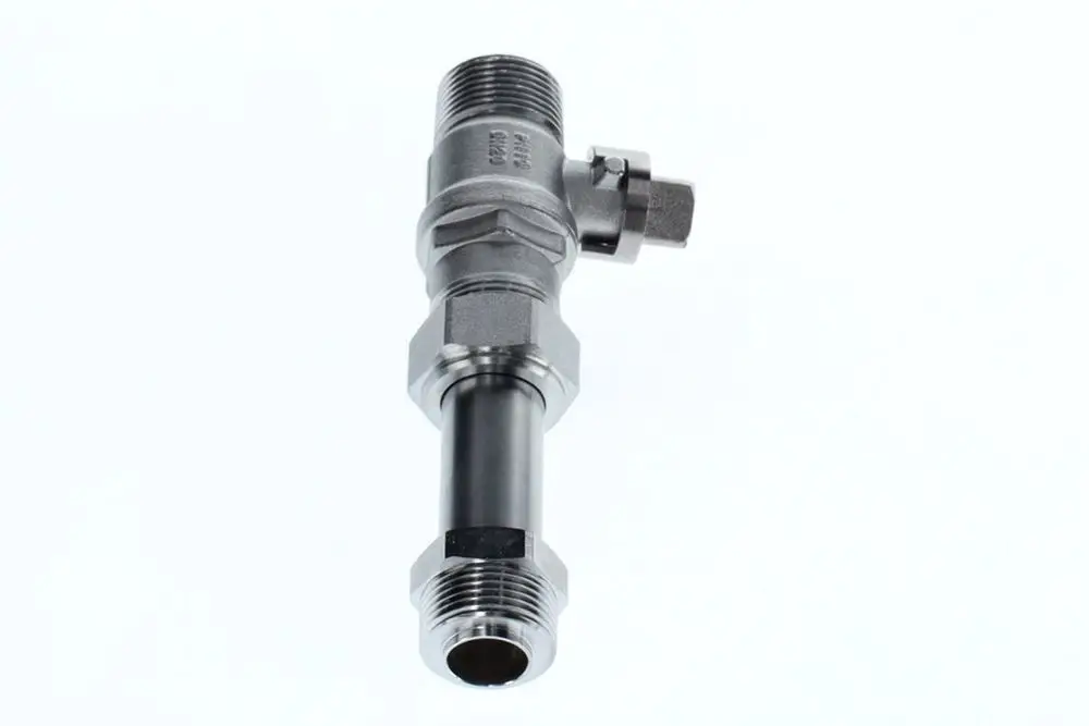 BOSCH Absperrhahn aus Metall mit zwei Gewindeanschlüssen und einer zentralen Öffnung für Flüssigkeitsströme.